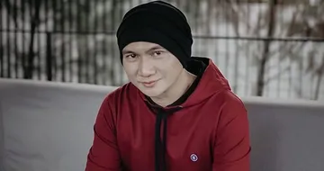 Lirik dan Fakta Lagu Dia – Anji